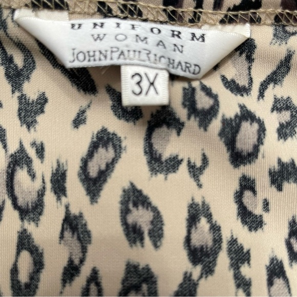 Uniform Women by John Paul Richard leopard-print blouse in Size 3X - Picture 5 of 5